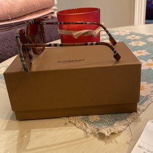 New Burberry sunglasses wore twice . Perfect condition!